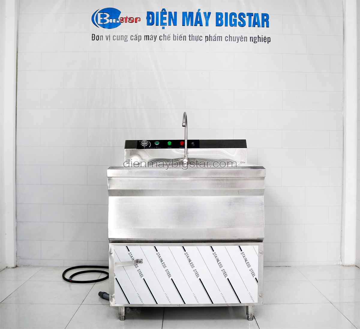Máy rửa chén bát công nghiệp